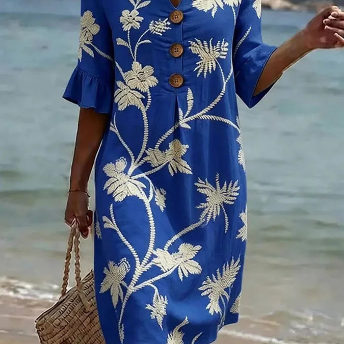 Casual women's dress with floral print.