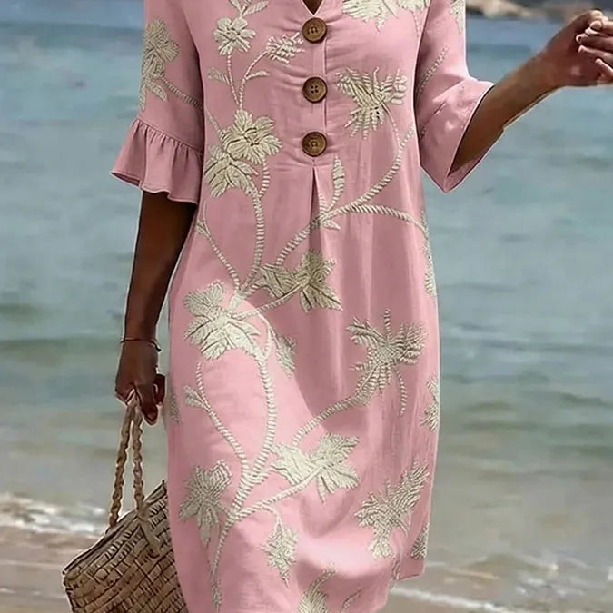 Casual women's dress with floral print.